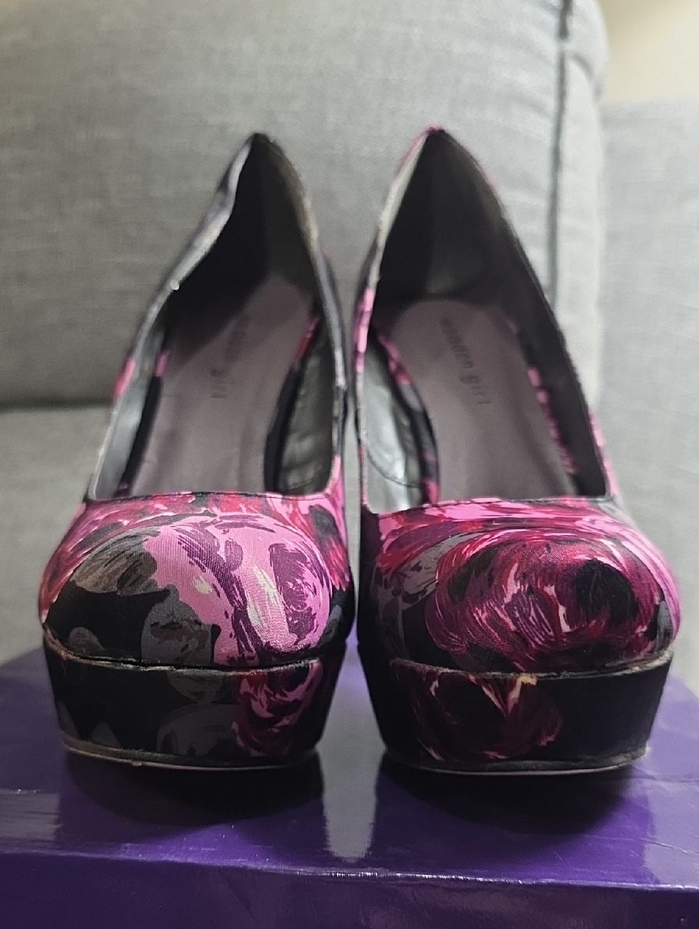 Heels - Picture 2 of 8